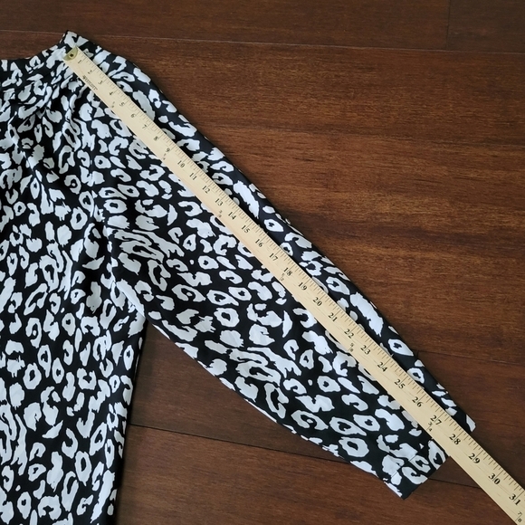 Lane Bryant Black & White Animal Print Split Back Flowy Blouse Top Size 18/20 - Picture 12 of 12